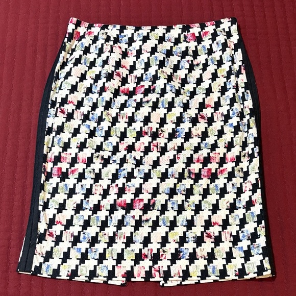 White House/Black Market Dresses & Skirts - WHBM Chic Multicolor Patterned Lined Pencil Skirt Size 10